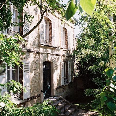 Au Fil De Troyes Bed & Breakfast Sainte-Savine Eksteriør bilde